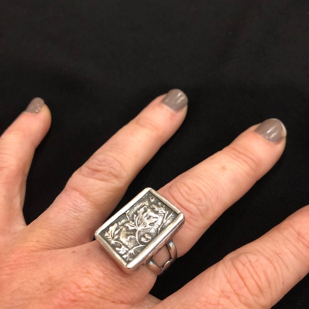 Silpada floral vine ring
